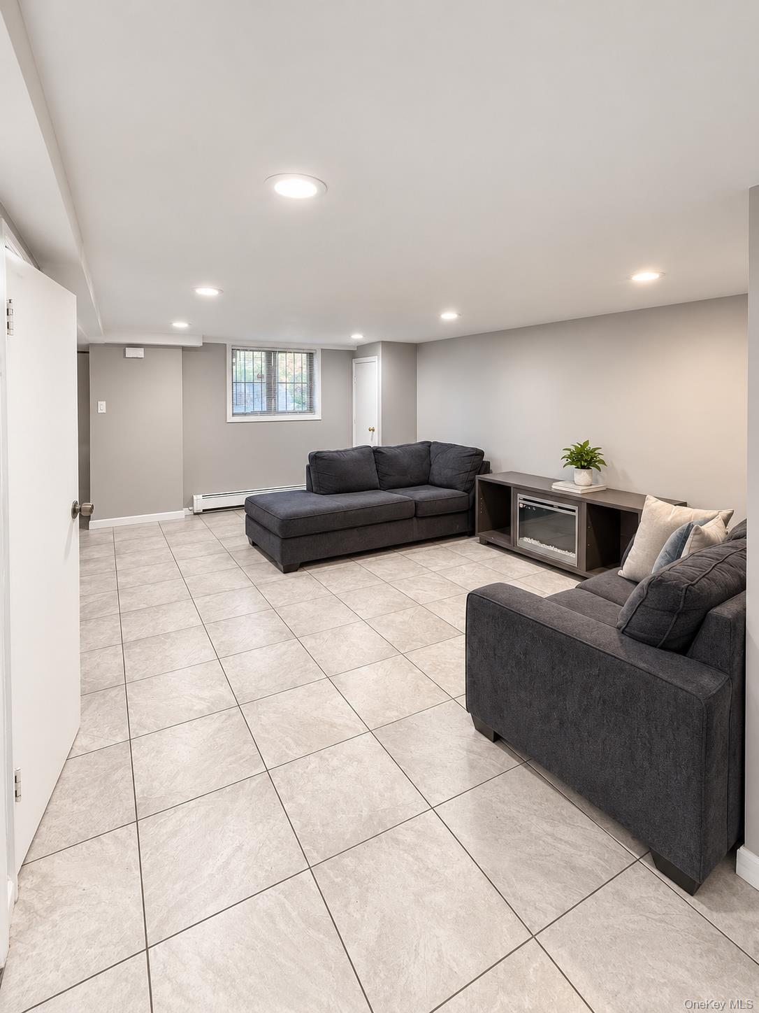 Single Family 75th Queens, NY 11370, MLS-1053189-15