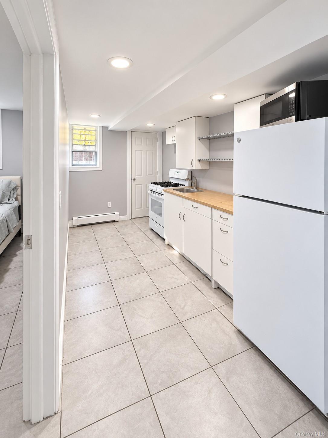 Single Family 75th Queens, NY 11370, MLS-1053189-18
