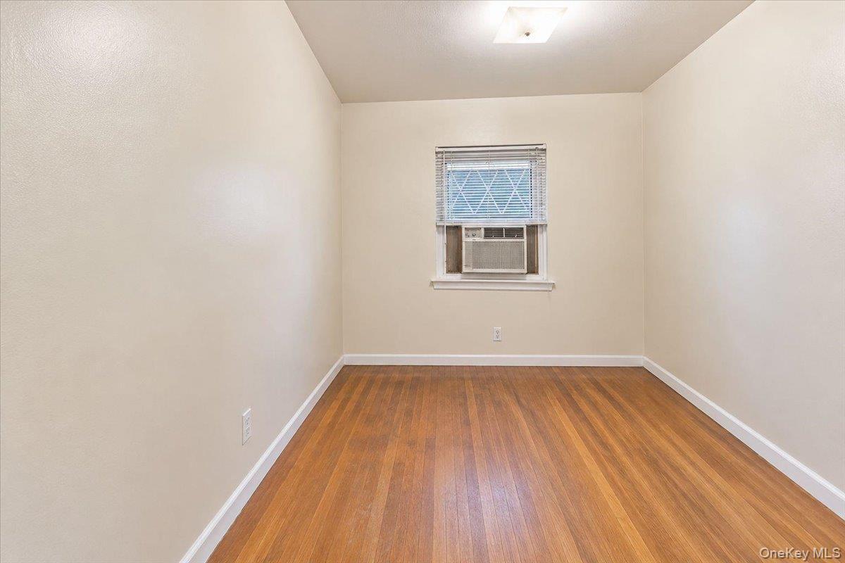 Single Family Stadium Avenue Bronx, NY 10465, MLS-1053191-10