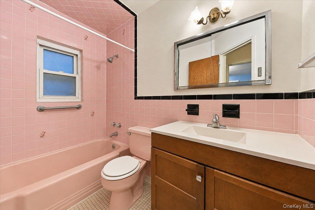 Single Family Stadium Avenue Bronx, NY 10465, MLS-1053191-15