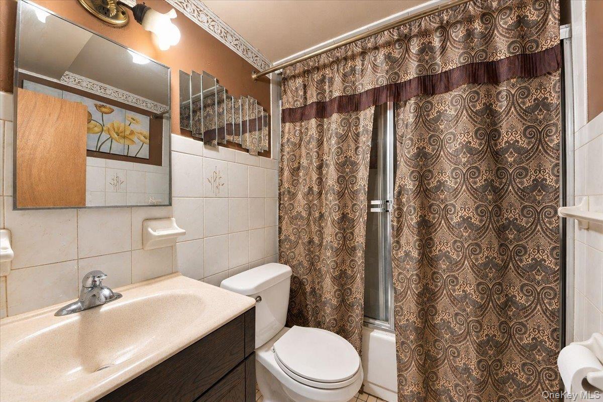 Single Family Stadium Avenue Bronx, NY 10465, MLS-1053191-18