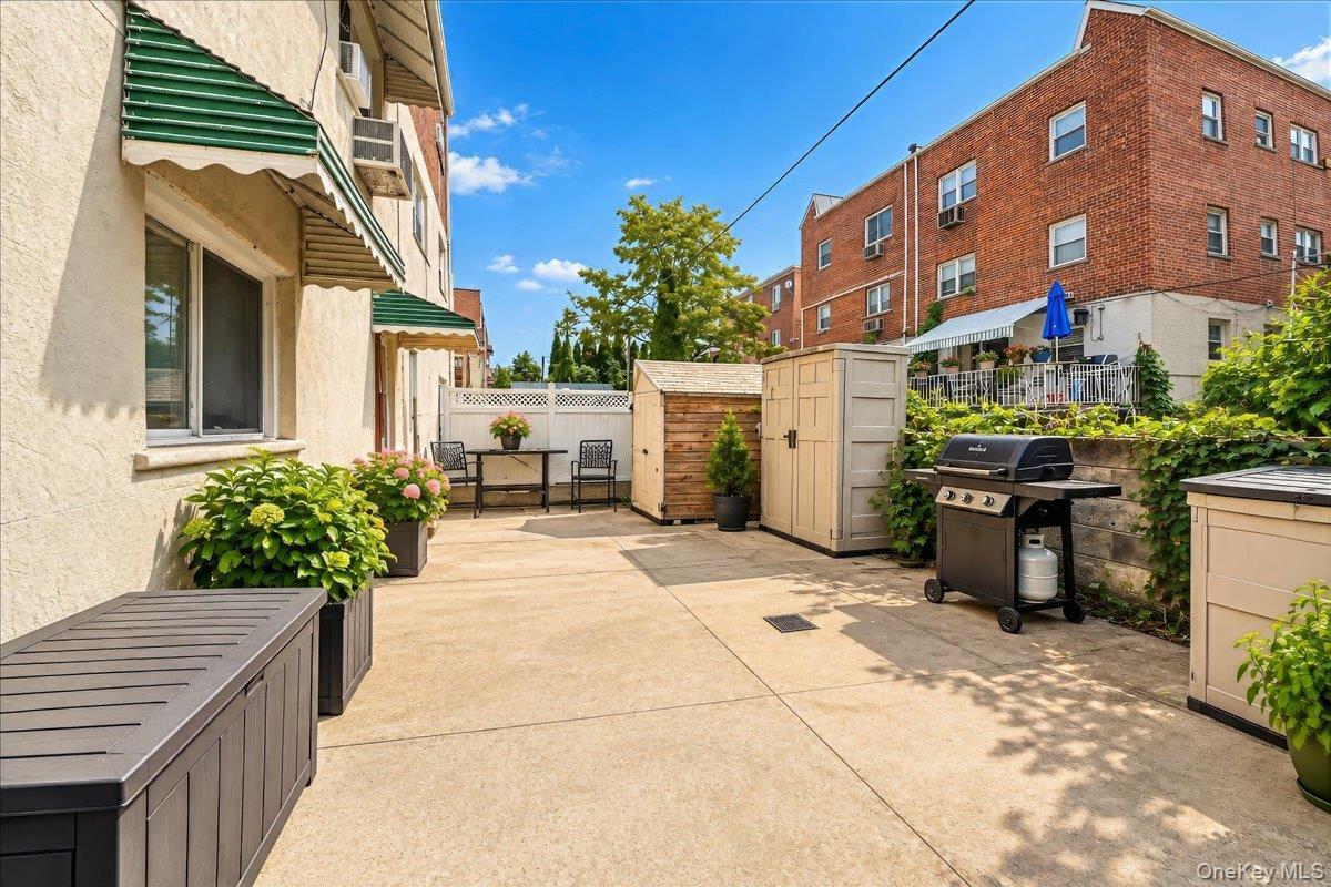 Single Family Stadium Avenue Bronx, NY 10465, MLS-1053191-2