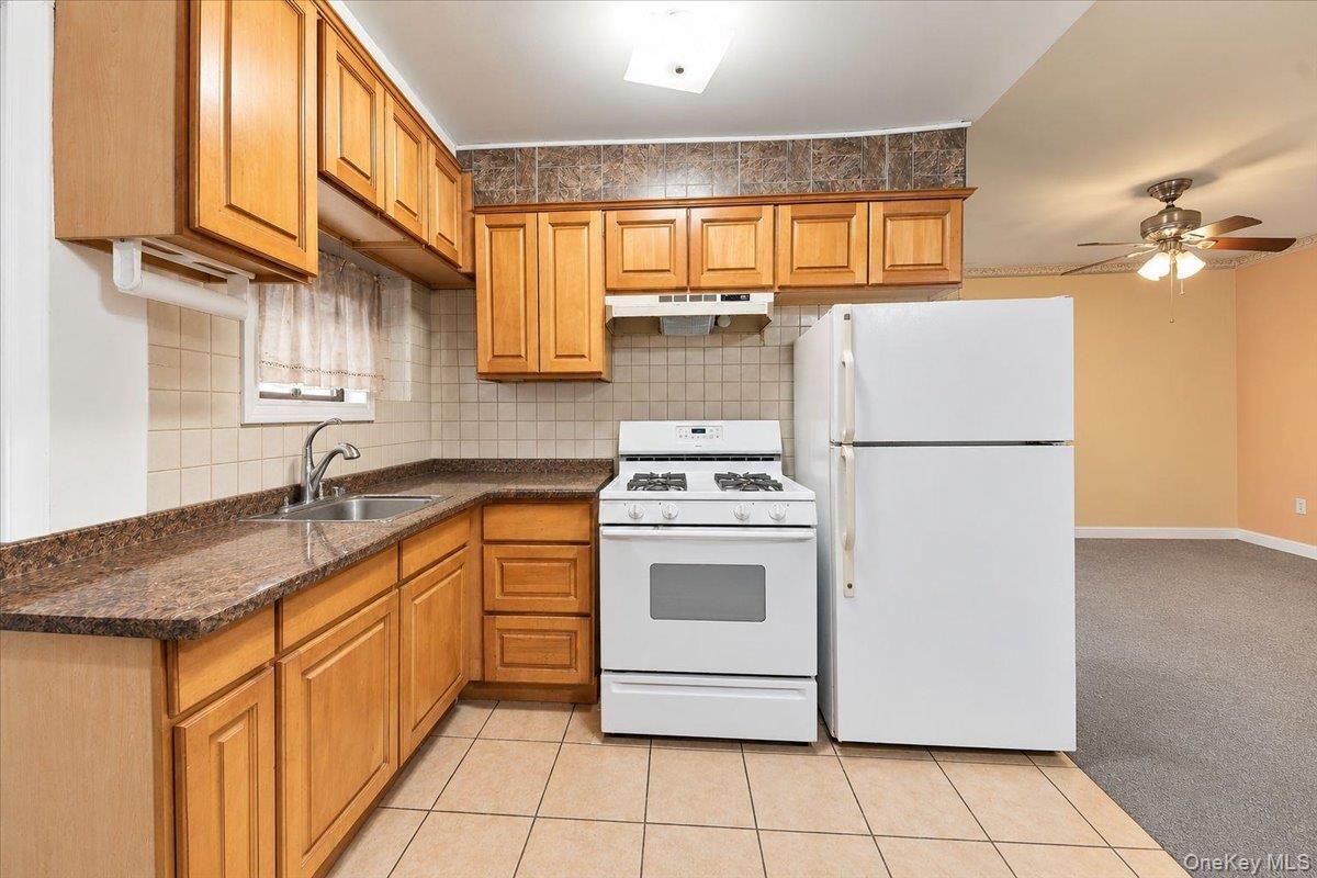 Single Family Stadium Avenue Bronx, NY 10465, MLS-1053191-22
