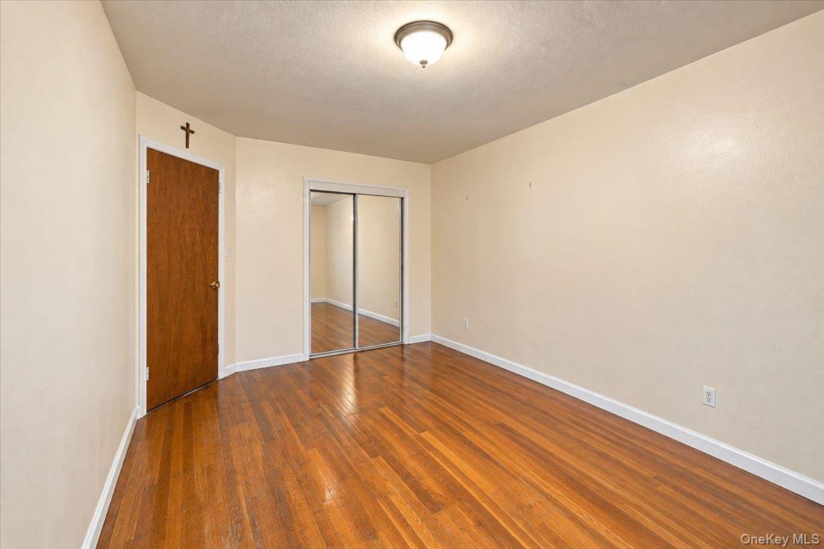 Single Family Stadium Avenue Bronx, NY 10465, MLS-1053191-25