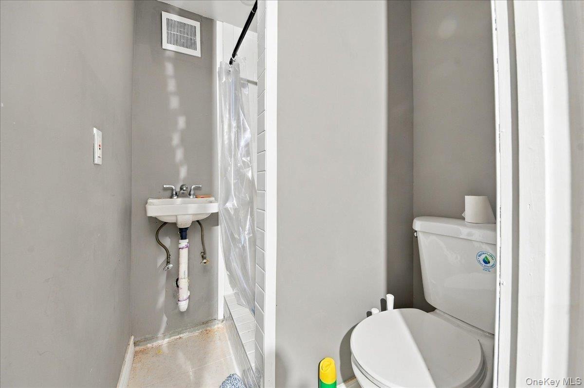 Single Family Stadium Avenue Bronx, NY 10465, MLS-1053191-27