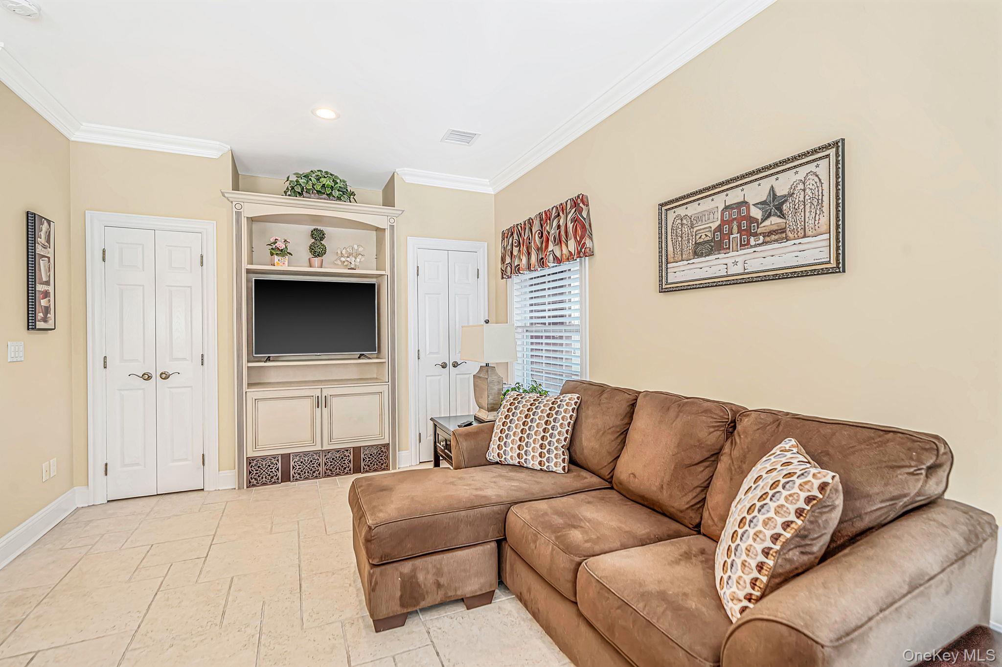 Single Family Golden Spruce Drive Suffolk County, NY 11933, MLS-1053200-17
