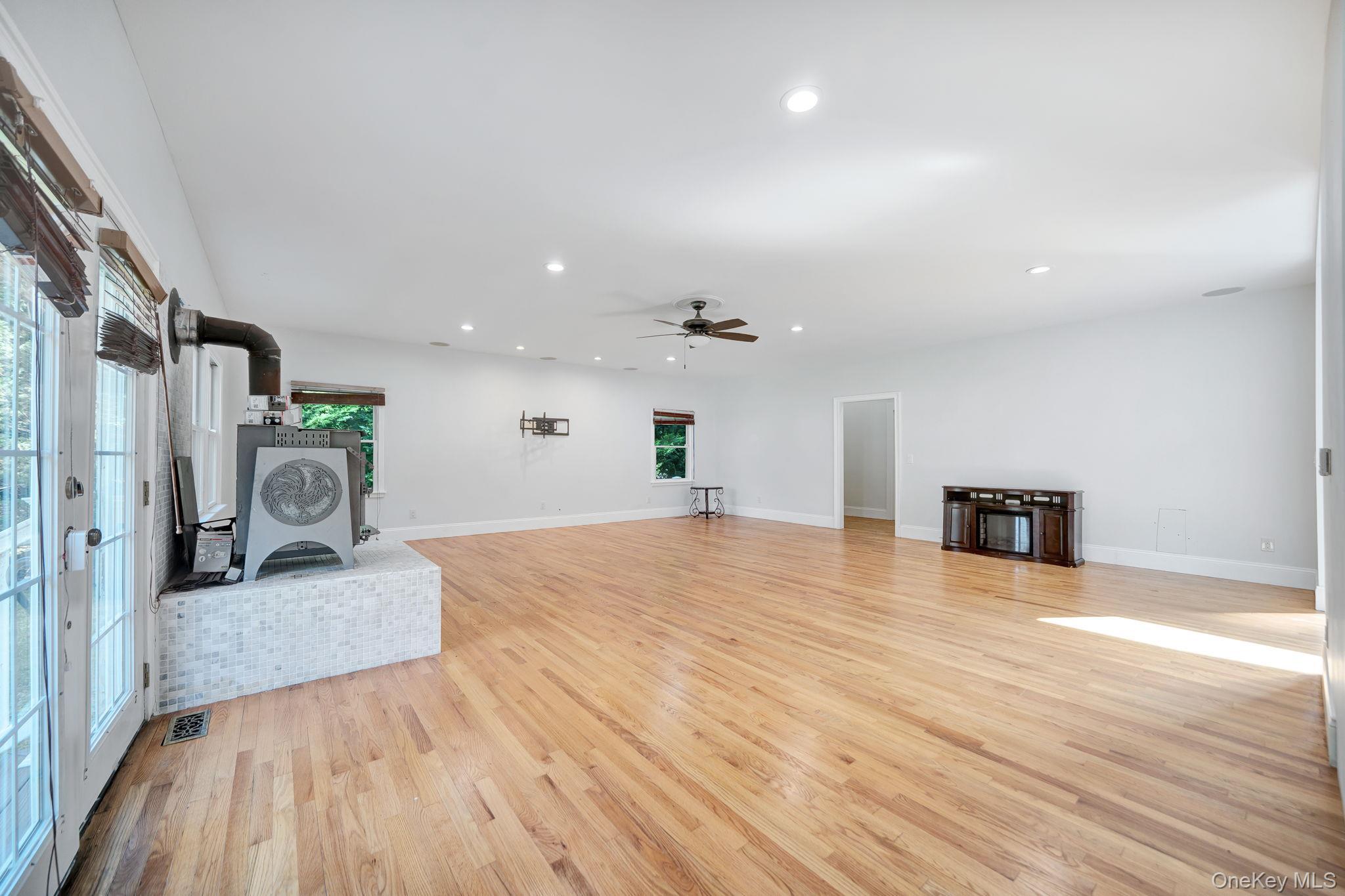 Single Family Whiskey Road Suffolk County, NY 11727, MLS-1053239-10