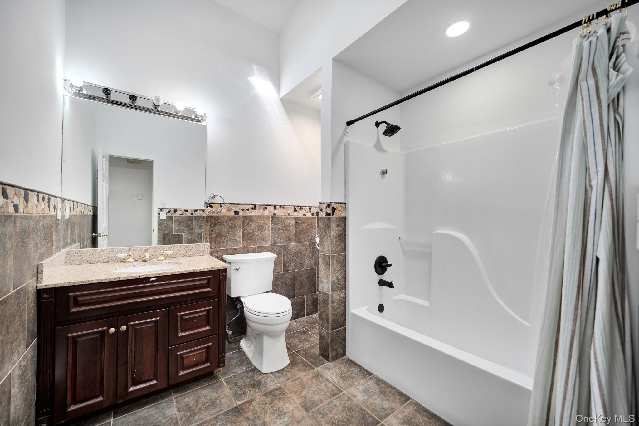 Single Family Whiskey Road Suffolk County, NY 11727, MLS-1053239-22
