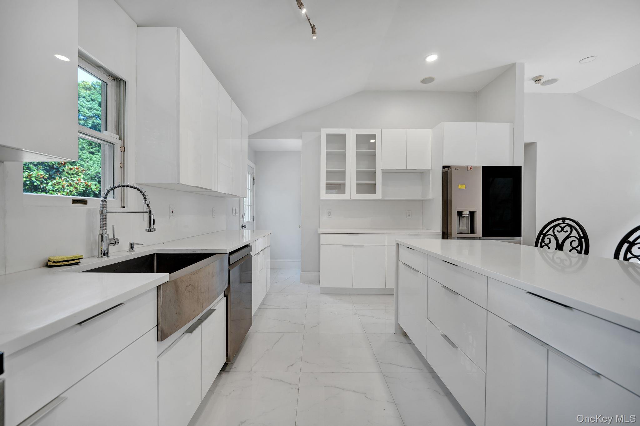 Single Family Whiskey Road Suffolk County, NY 11727, MLS-1053239-27