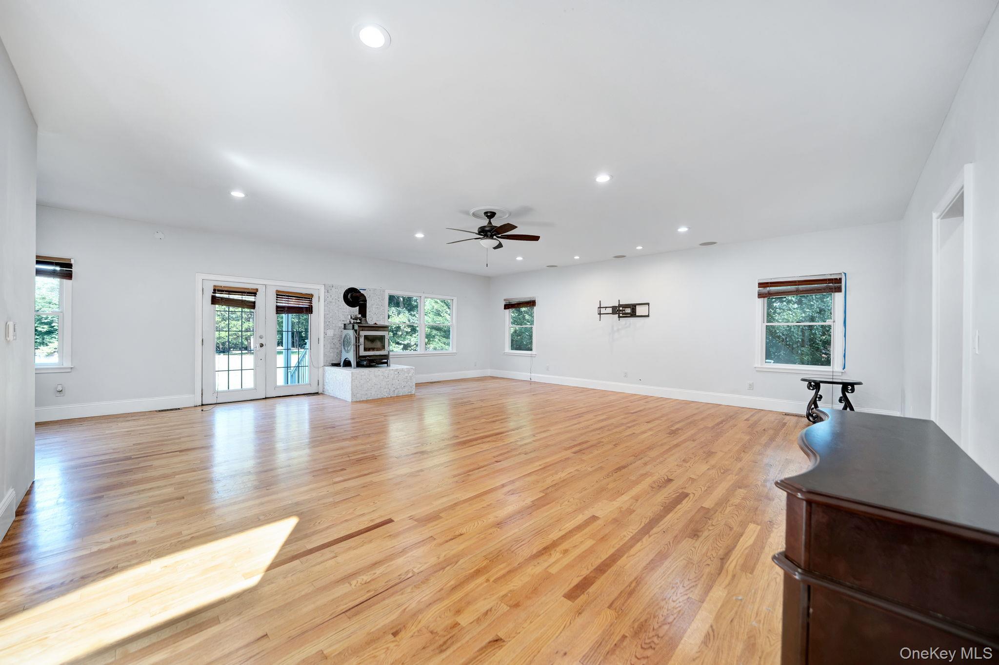 Single Family Whiskey Road Suffolk County, NY 11727, MLS-1053239-6