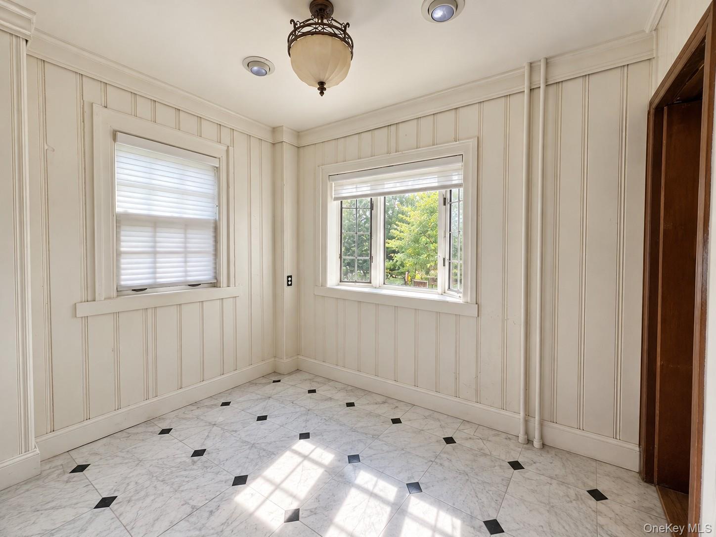 Single Family Arleigh Road  Nassau County, NY 11021, MLS-1053256-10