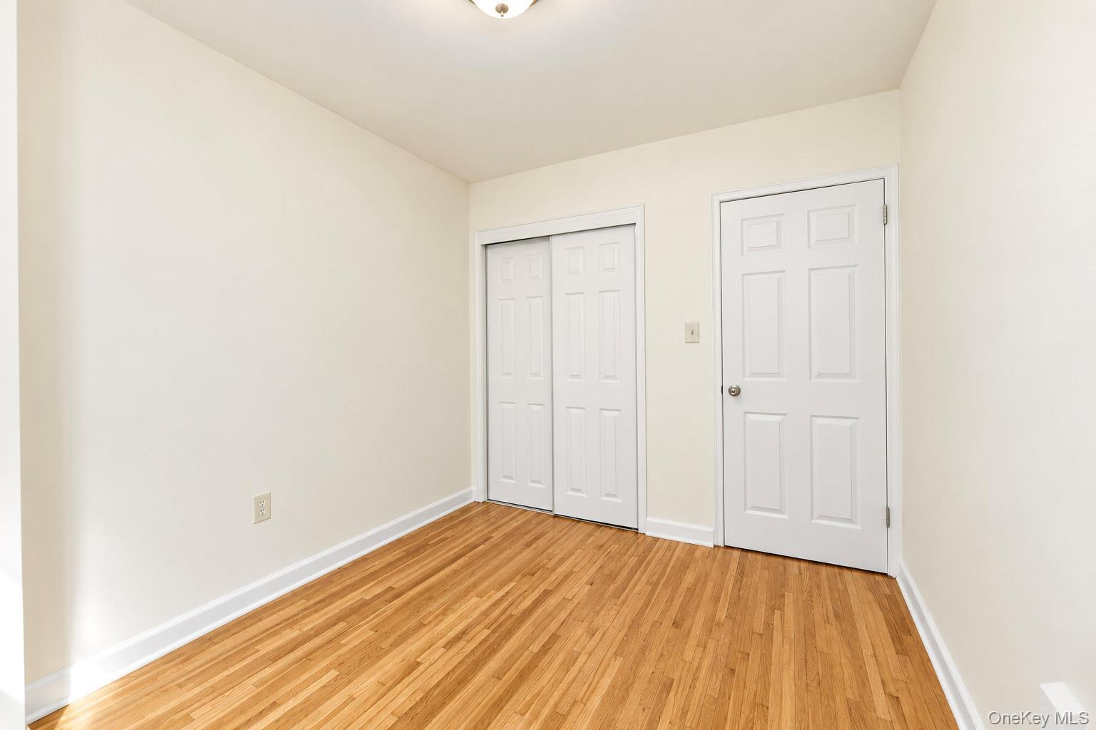 Single Family Post Road Bronx, NY 10471, MLS-1053260-16