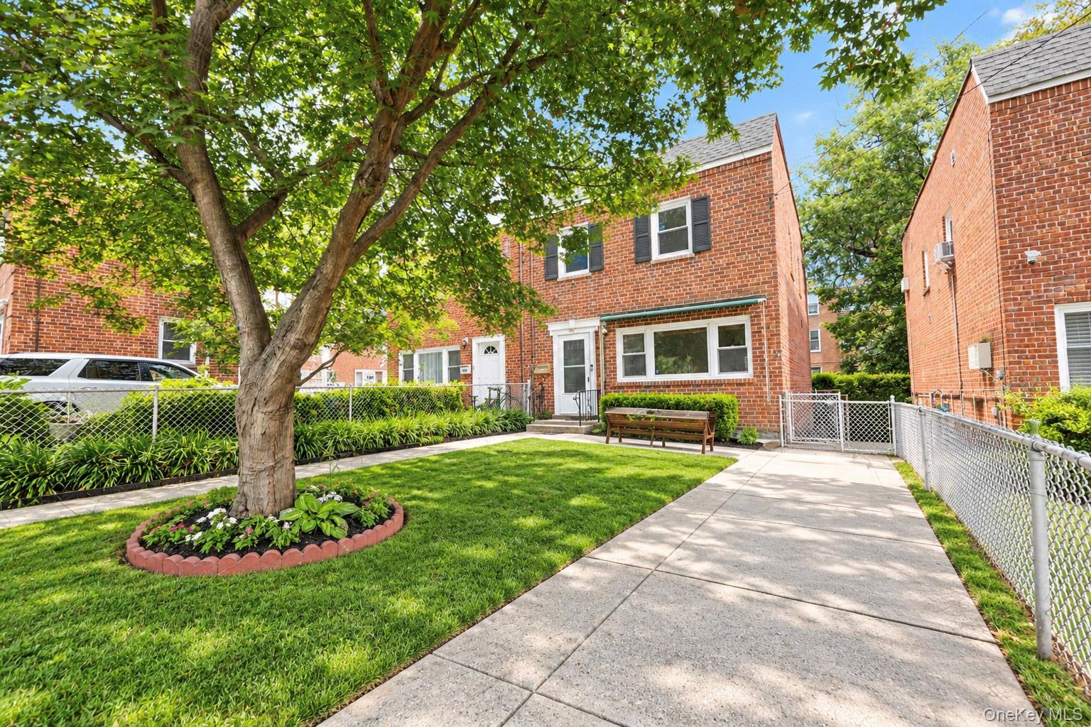 Single Family Post Road Bronx, NY 10471, MLS-1053260-2