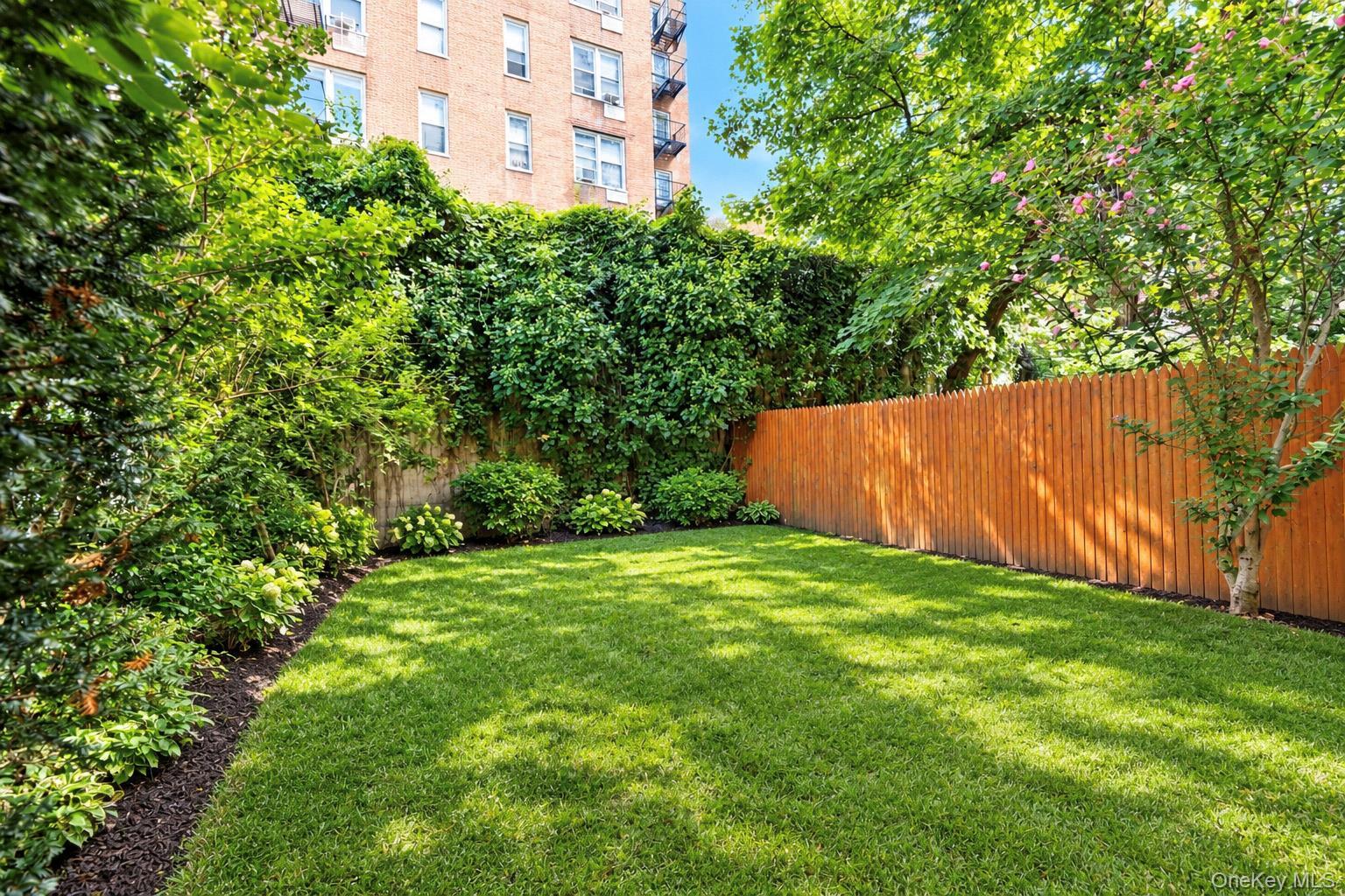 Single Family Post Road Bronx, NY 10471, MLS-1053260-4