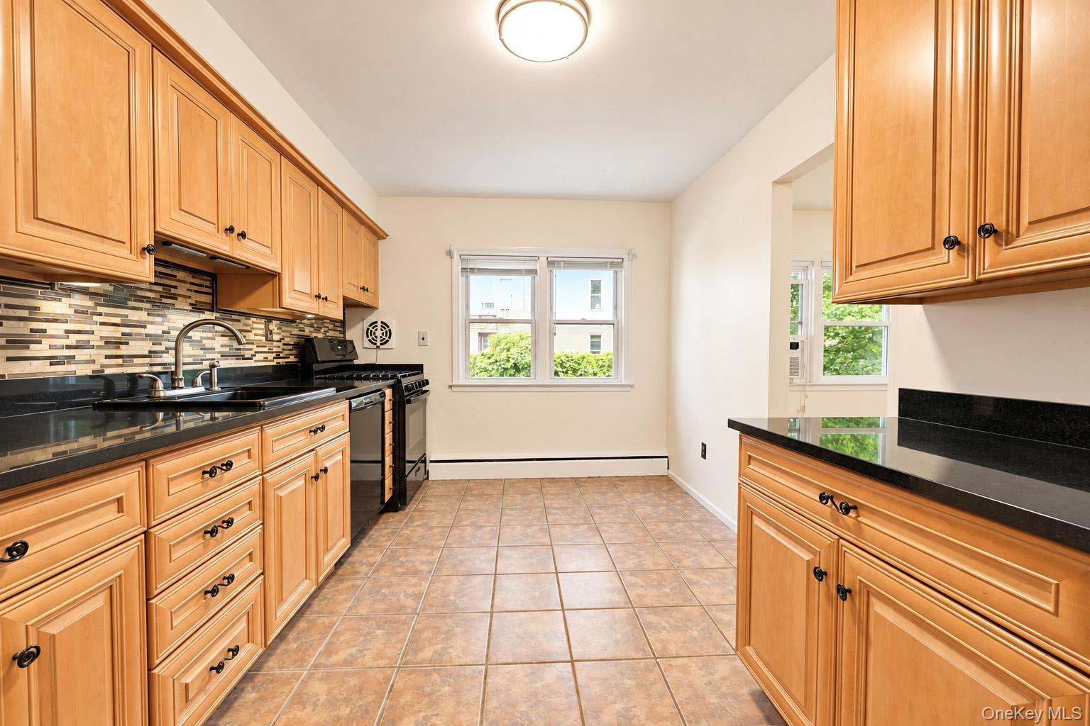 Single Family Post Road Bronx, NY 10471, MLS-1053260-7