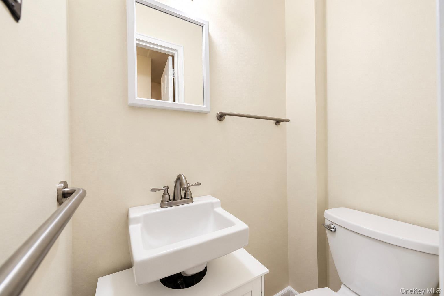 Single Family Post Road Bronx, NY 10471, MLS-1053260-9