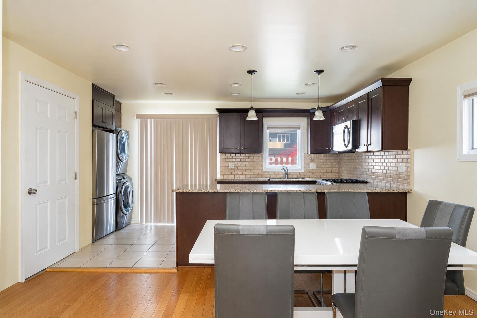 Single Family Schuyler Terrace Bronx, NY 10465, MLS-1053280-3