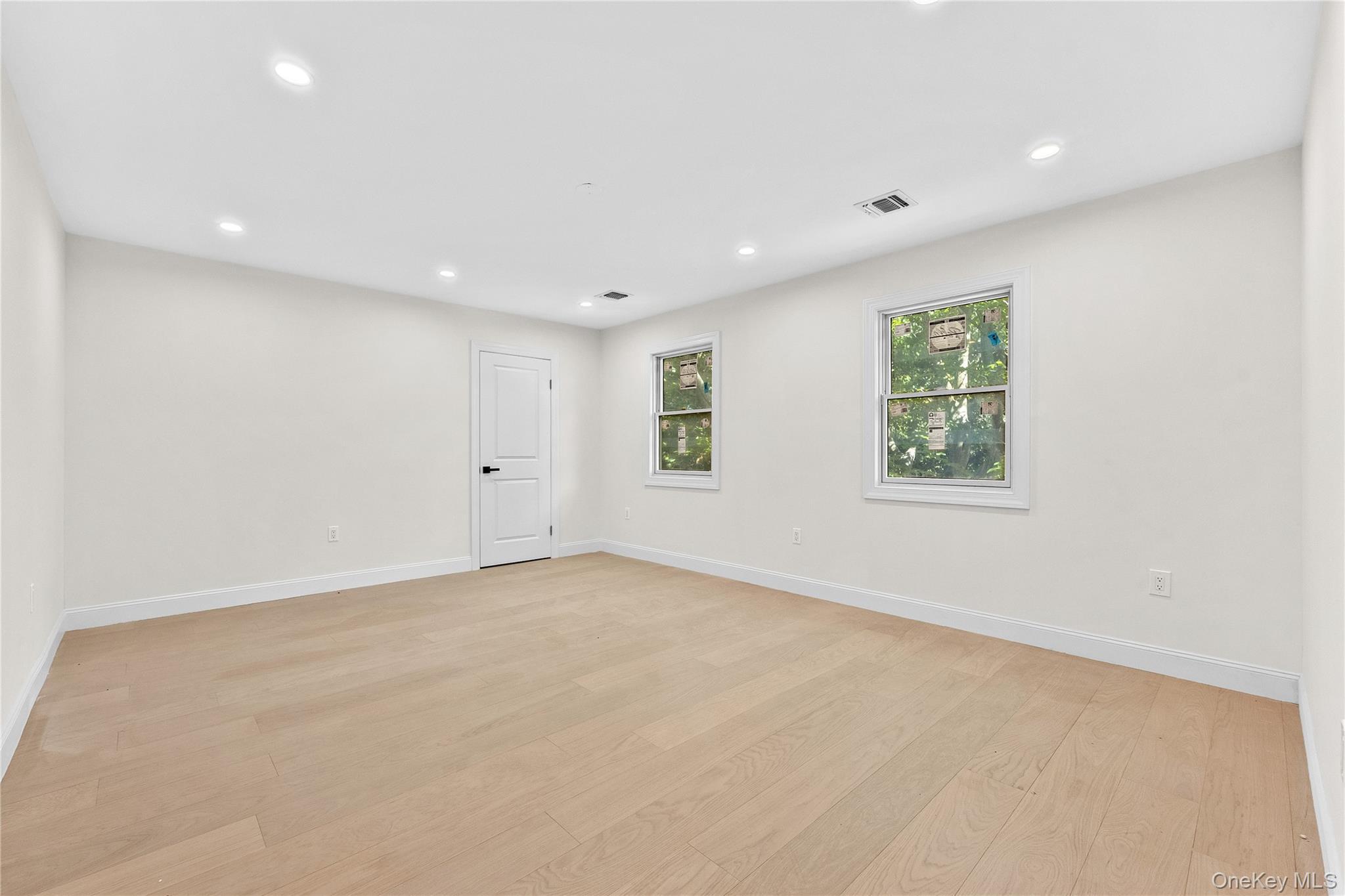 Single Family Circle Drive  Nassau County, NY 11791, MLS-1053329-24