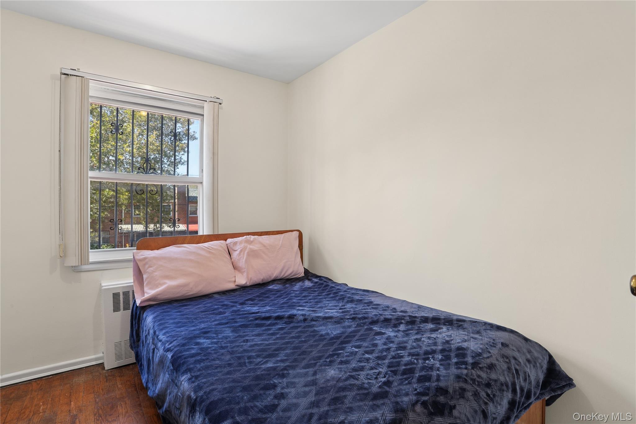 Single Family 75th Queens, NY 11370, MLS-1053371-10