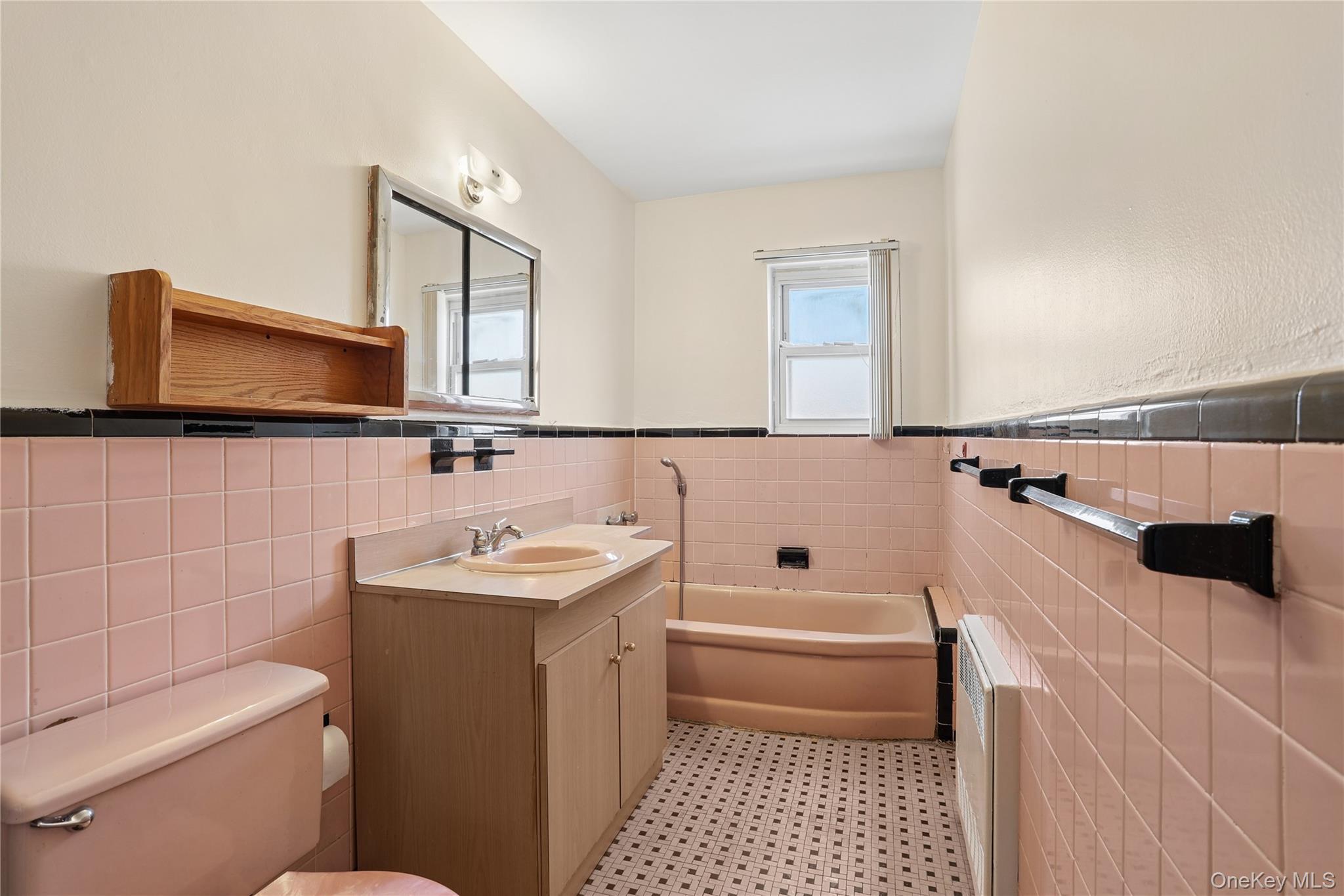 Single Family 75th Queens, NY 11370, MLS-1053371-11
