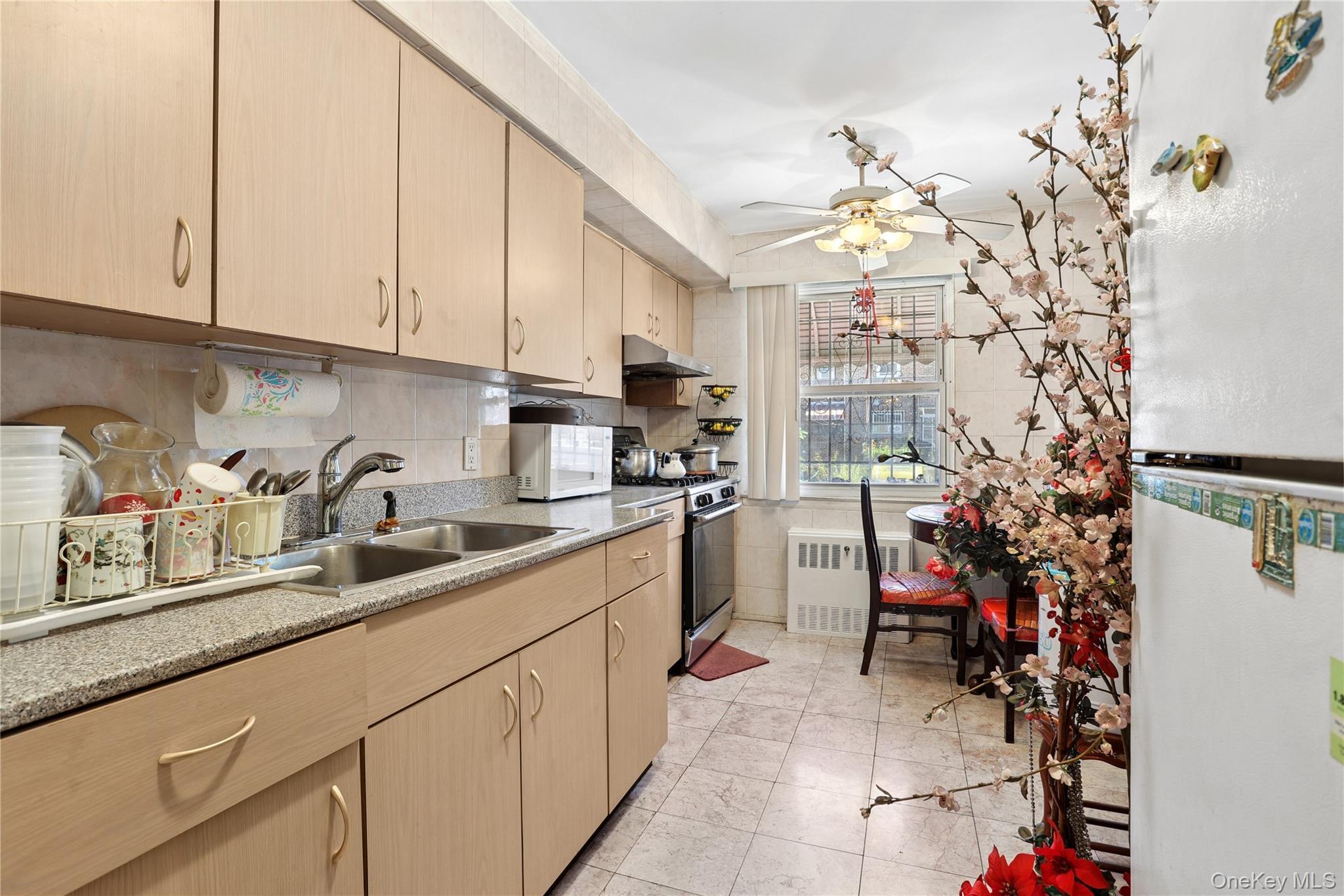 Single Family 75th Queens, NY 11370, MLS-1053371-7