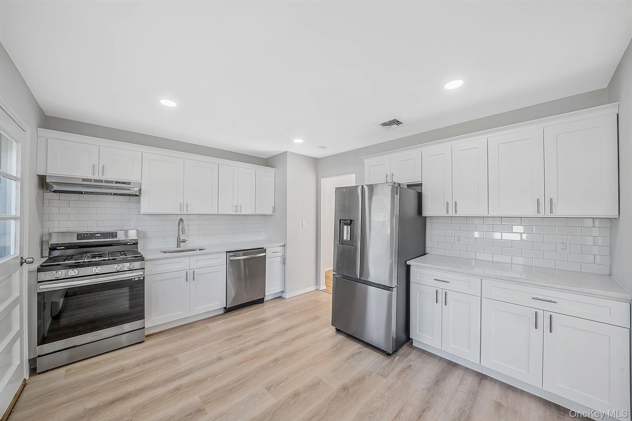 Single Family Richlee Drive  Suffolk County, NY 11731, MLS-1053382-12