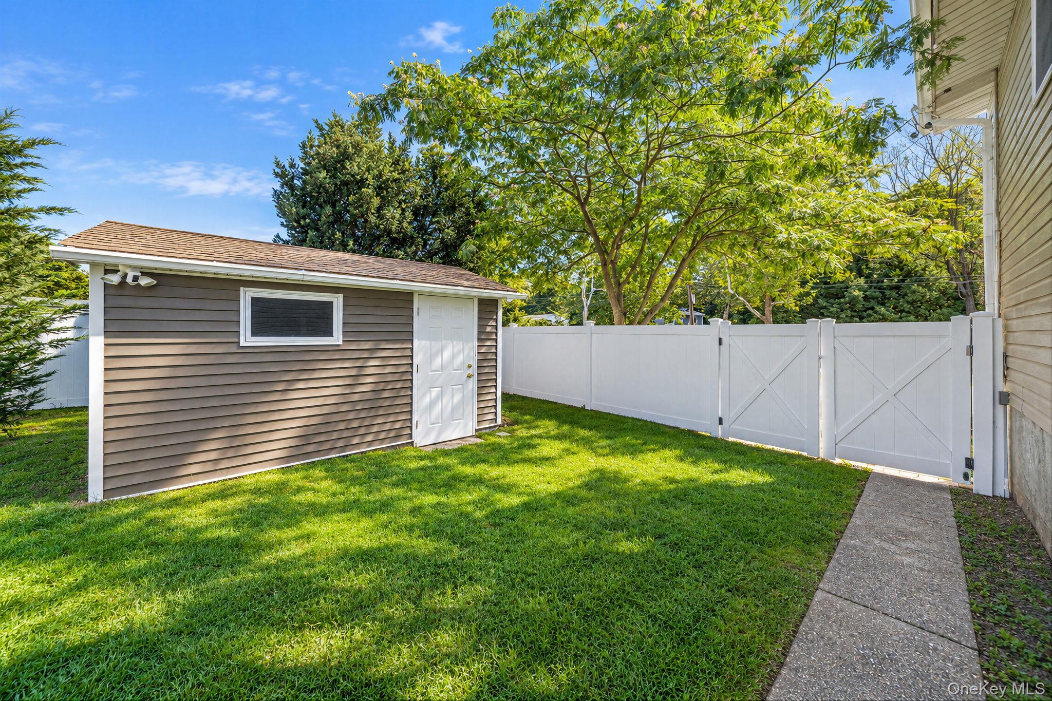 Single Family Richlee Drive  Suffolk County, NY 11731, MLS-1053382-32