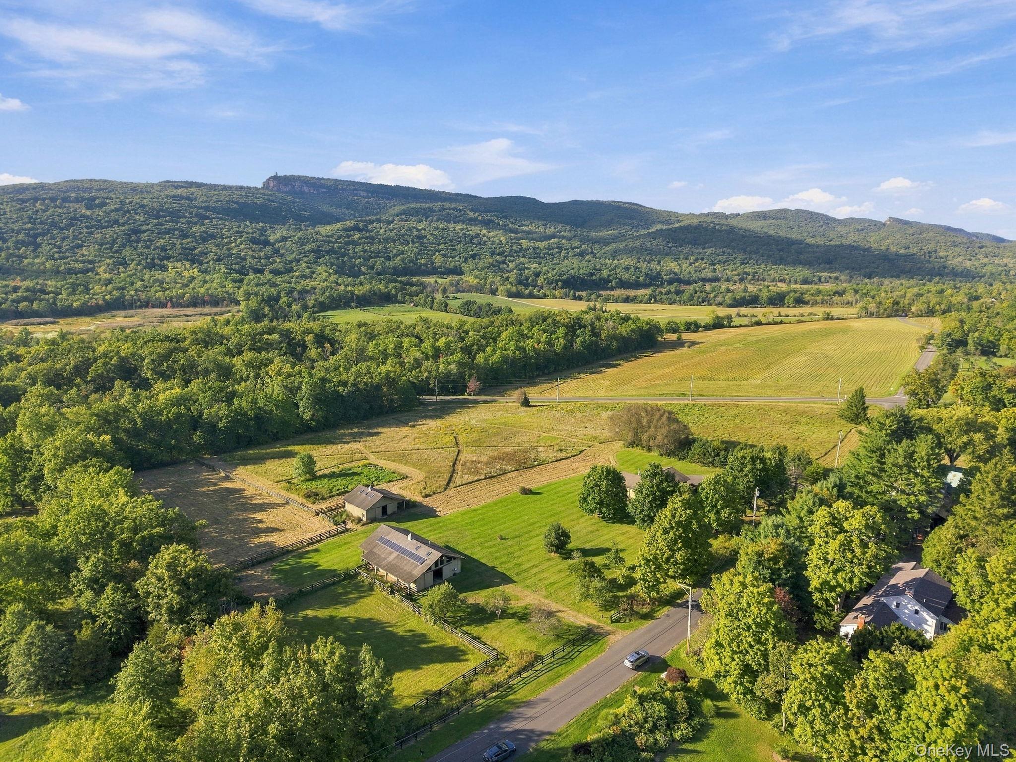 Single Family Albany Post Road  Ulster County, NY 12561, MLS-1053408-23
