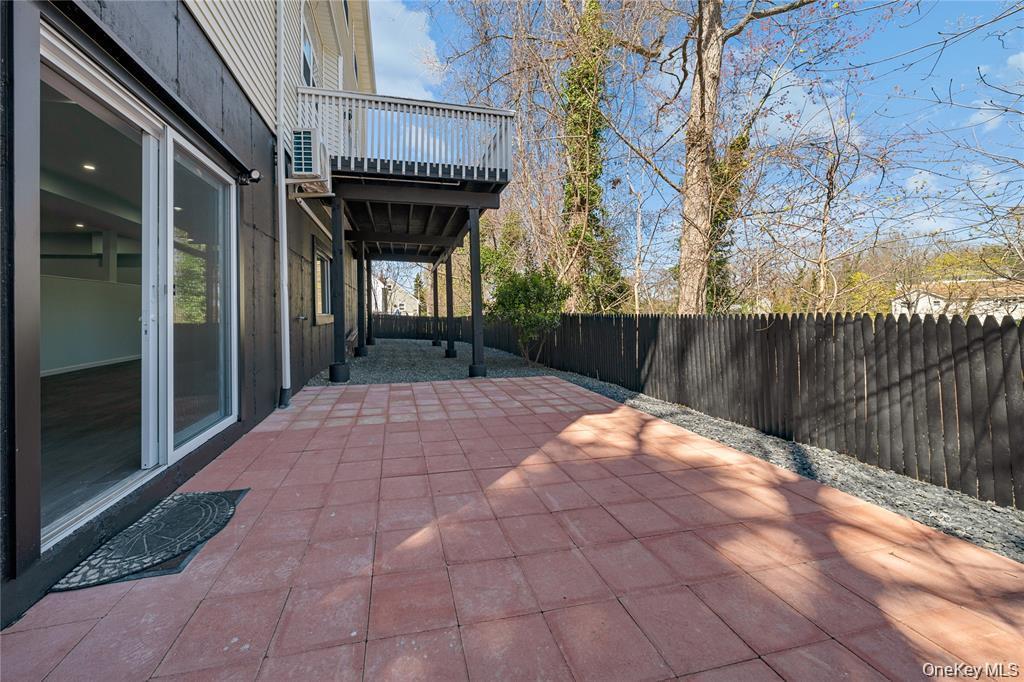 Single Family Potter Lane  Suffolk County, NY 11743, MLS-1053413-27