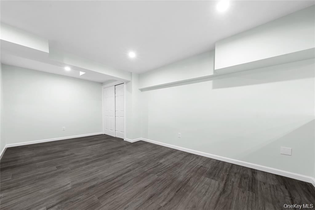 Single Family Potter Lane  Suffolk County, NY 11743, MLS-1053413-29