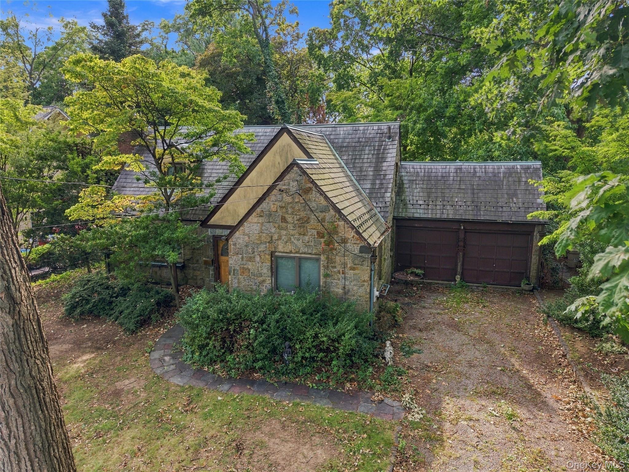 Single Family Huntington Road  Nassau County, NY 11050, MLS-1053429-2