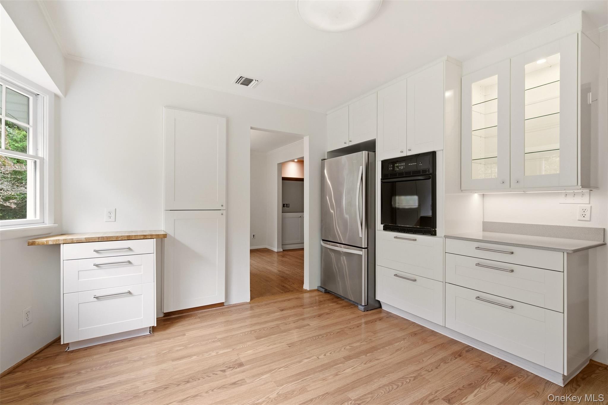 Single Family Flower Hill Road Suffolk County, NY 11743, MLS-1053463-11