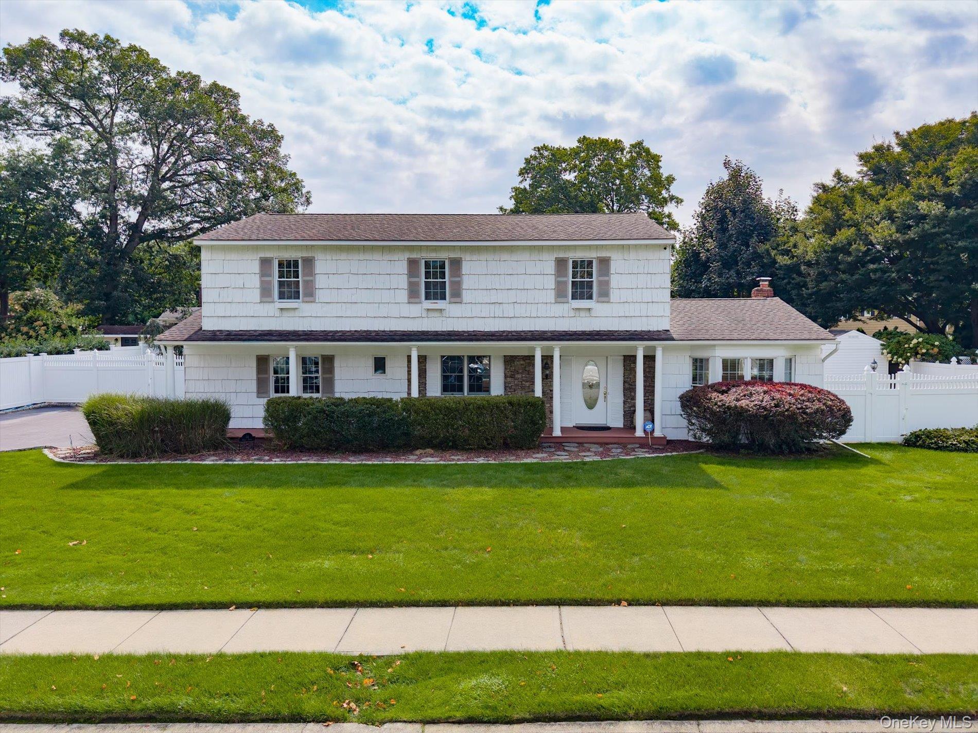 Single Family Osage Drive Suffolk County, NY 11746, MLS-1053481-2