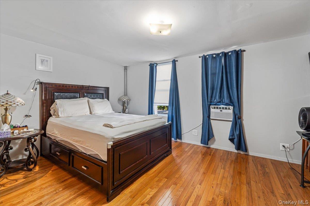 Single Family Humphreys Street Queens, NY 11369, MLS-1053490-10