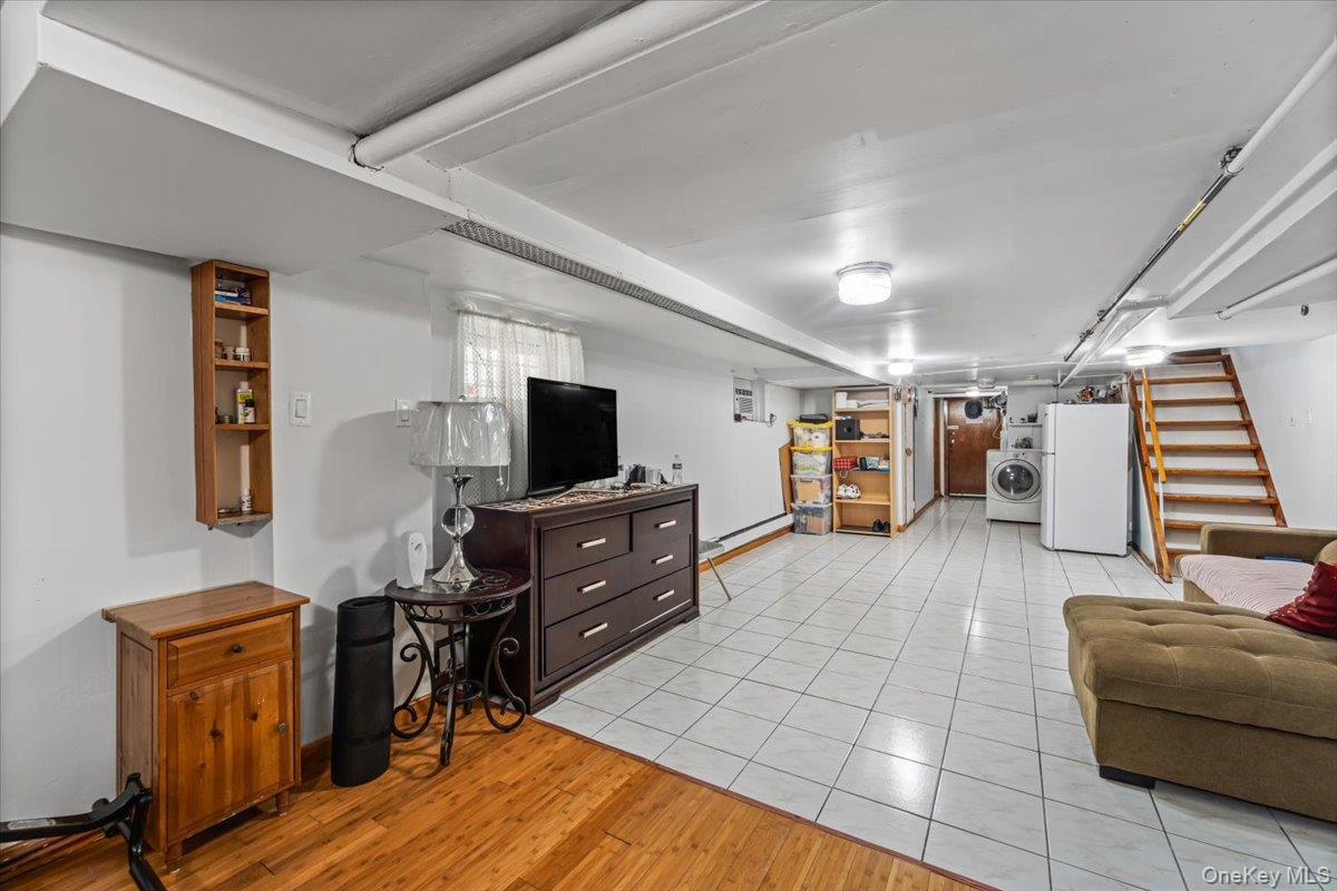 Single Family Humphreys Street Queens, NY 11369, MLS-1053490-15