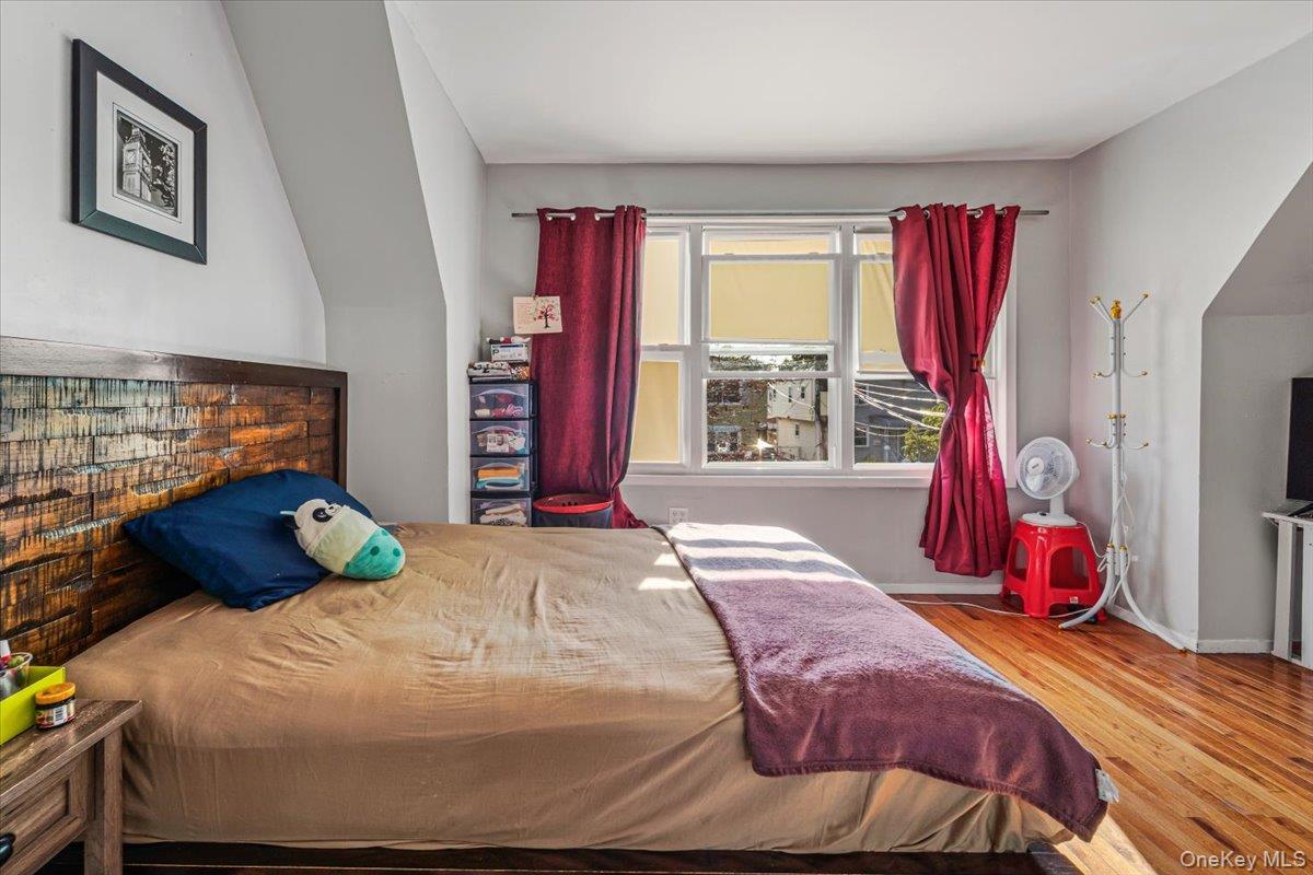 Single Family Humphreys Street Queens, NY 11369, MLS-1053490-7