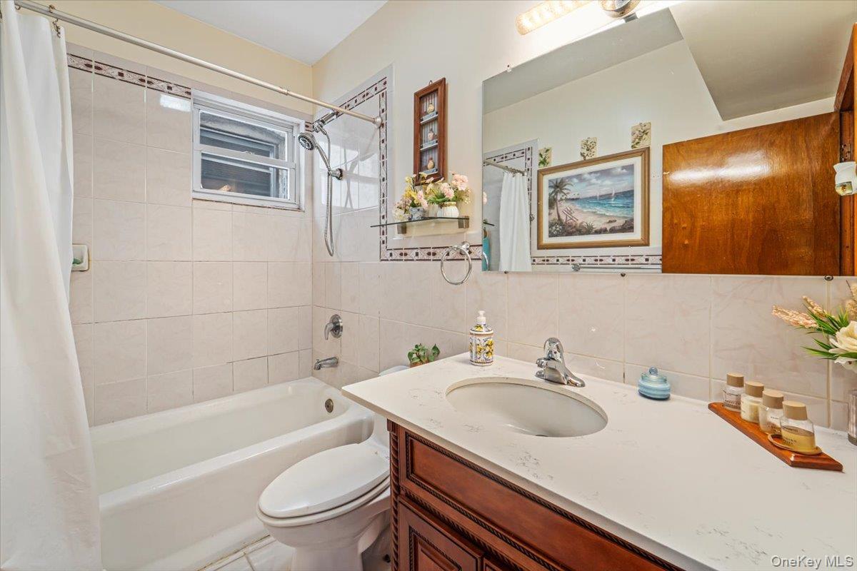 Single Family Humphreys Street Queens, NY 11369, MLS-1053490-9
