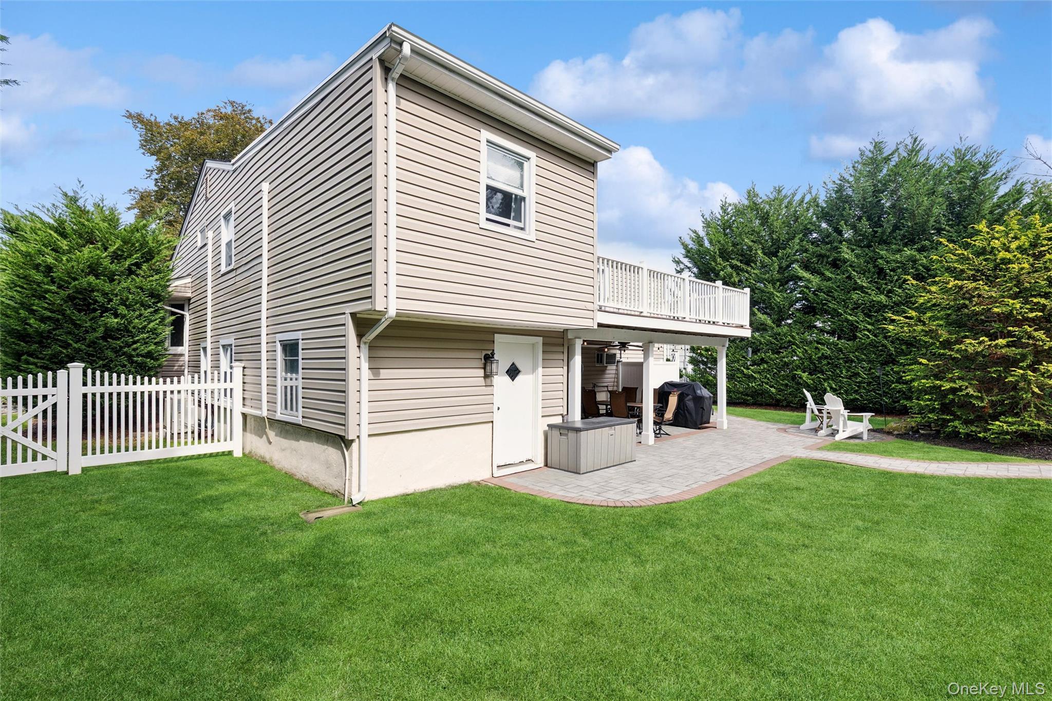 Single Family Larkspur Drive  Suffolk County, NY 11795, MLS-1053506-33