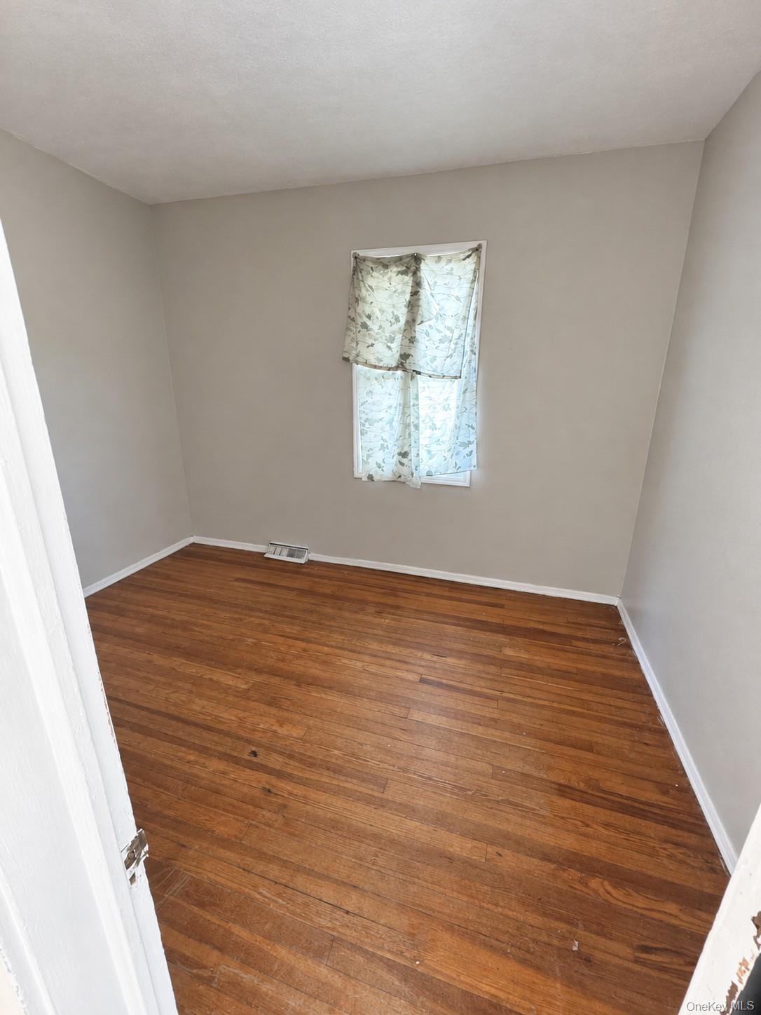 Single Family Martineau Street Staten Island, NY 10303, MLS-1053567-10
