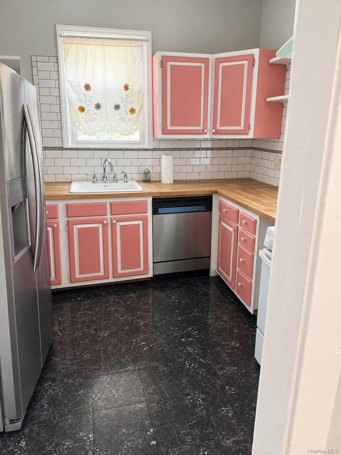 Single Family Martineau Street Staten Island, NY 10303, MLS-1053567-8