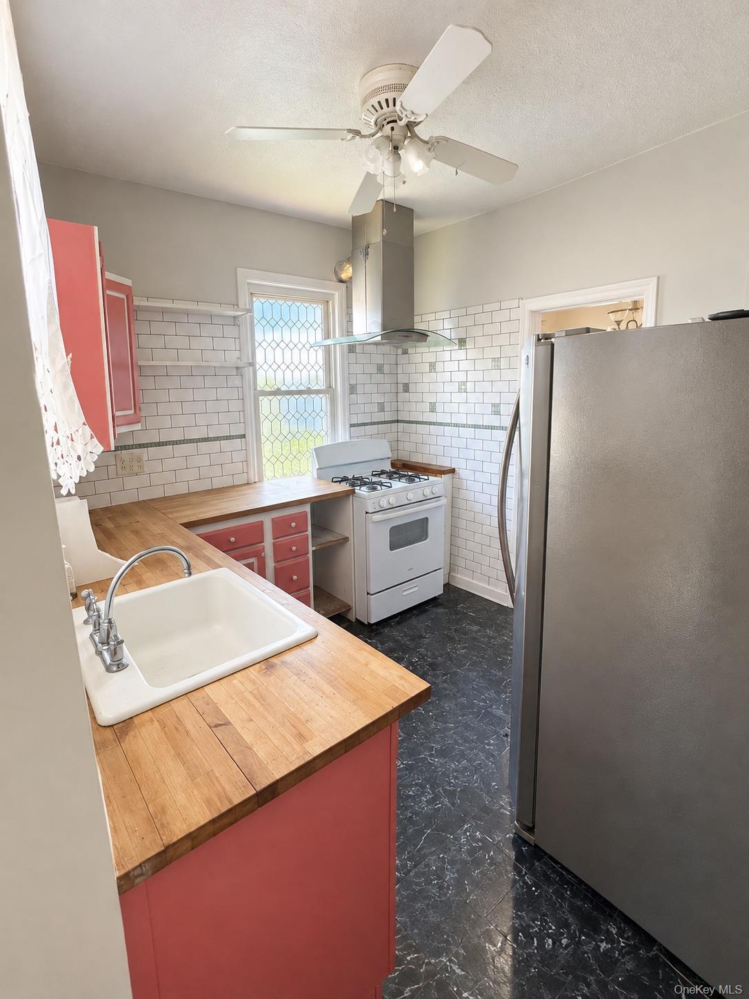 Single Family Martineau Street Staten Island, NY 10303, MLS-1053567-9