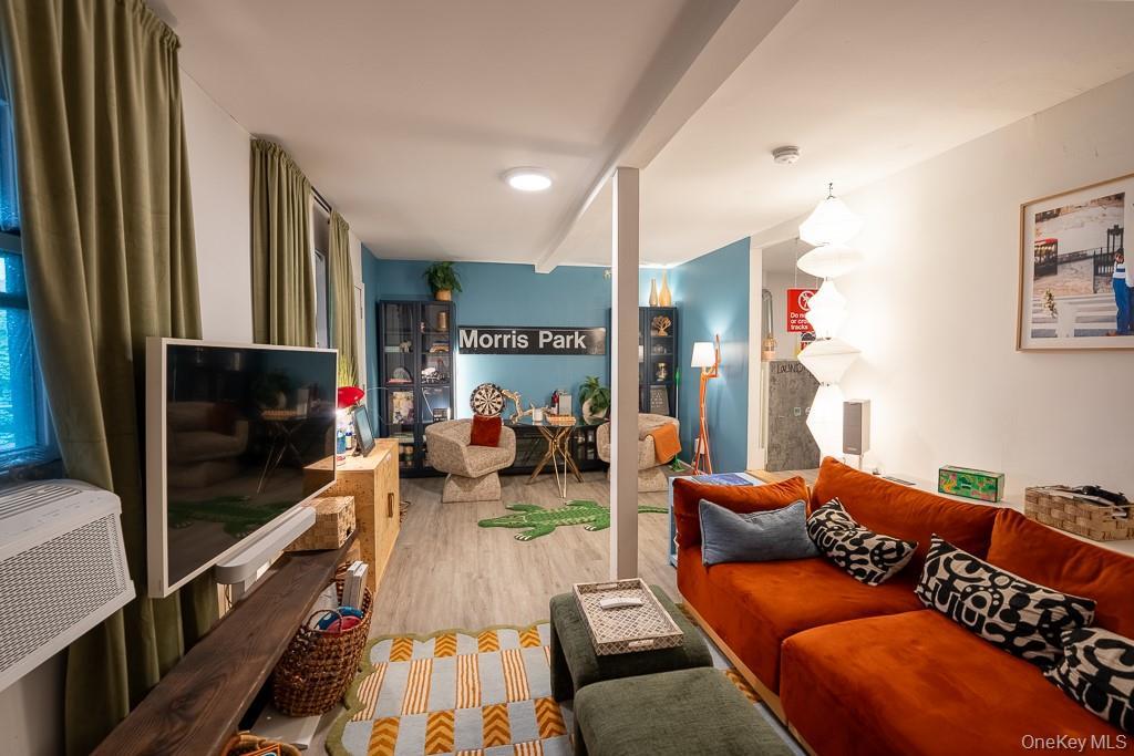 Single Family Taylor Avenue Bronx, NY 10460, MLS-1053597-22