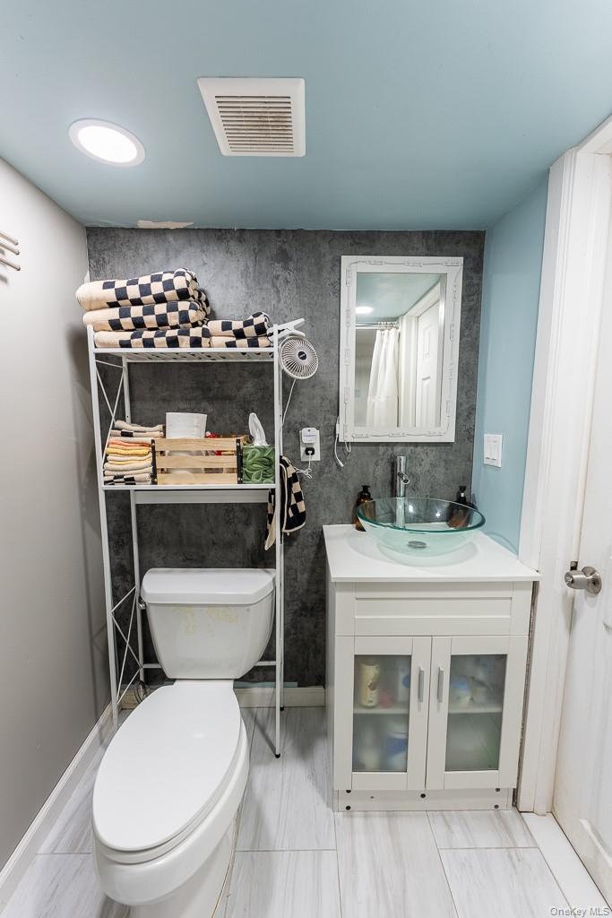 Single Family Taylor Avenue Bronx, NY 10460, MLS-1053597-26