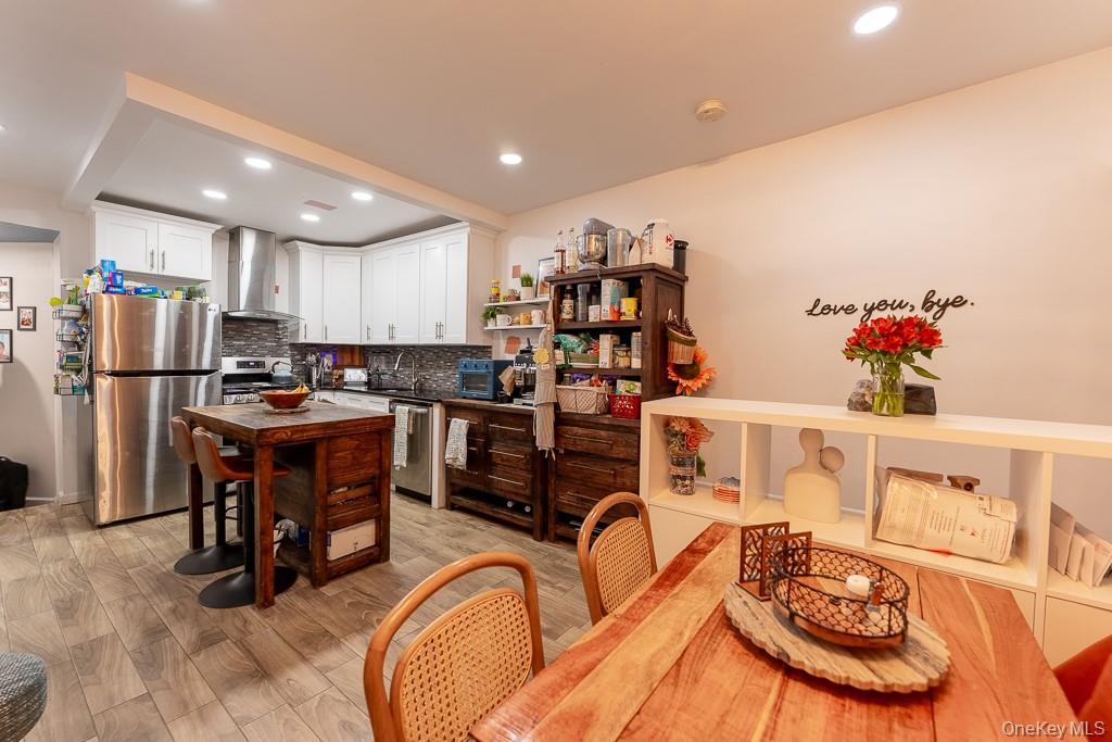 Single Family Taylor Avenue Bronx, NY 10460, MLS-1053597-44