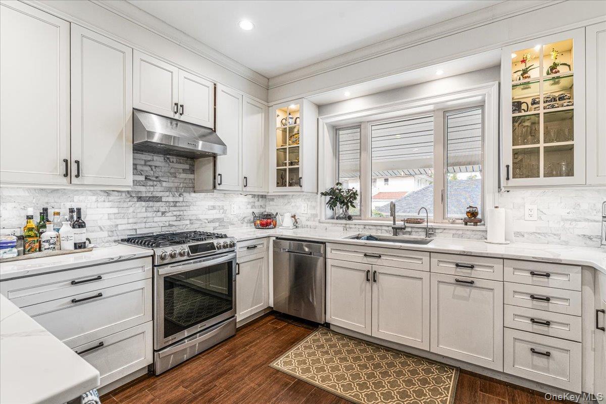 Single Family 170th Street  Queens, NY 11358, MLS-1053602-10