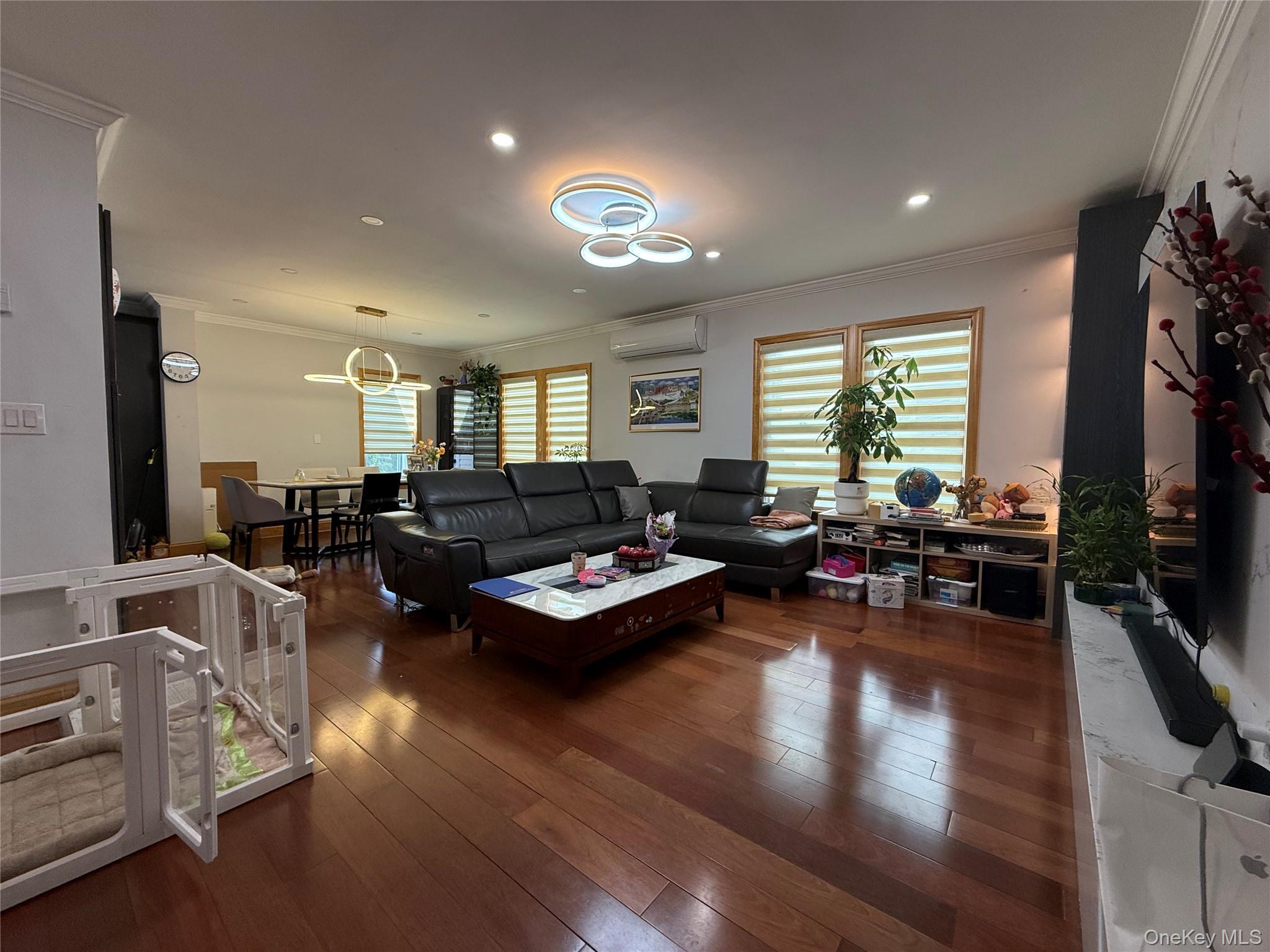 Single Family 76th Road Queens, NY 11366, MLS-1053604-2