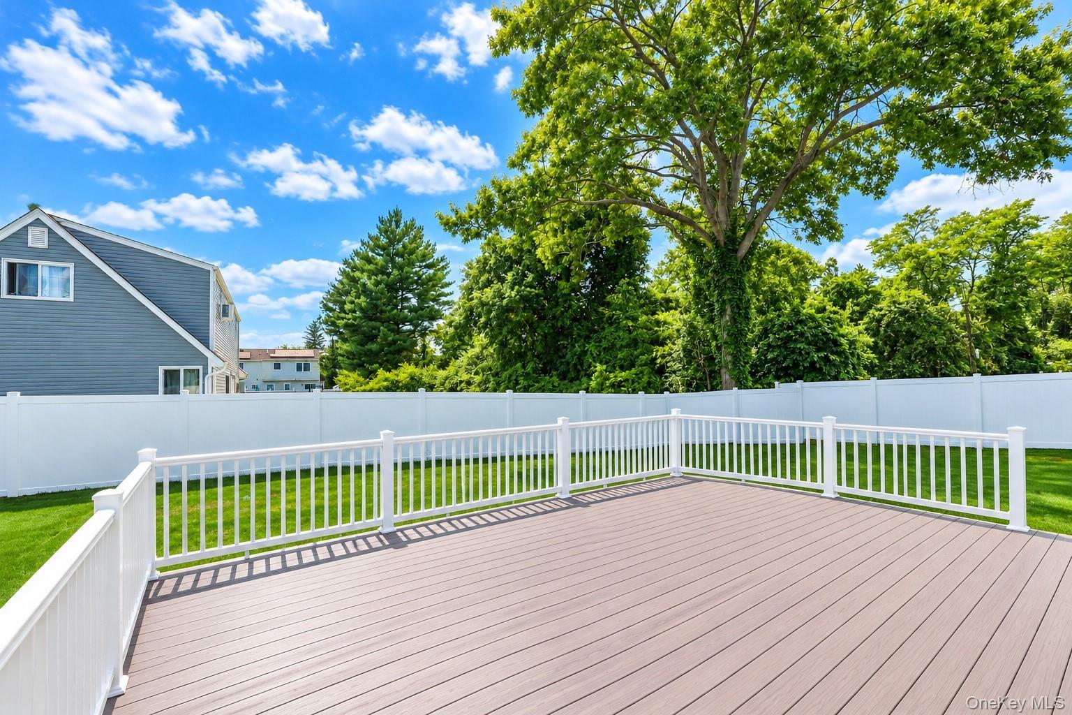 Single Family Arcadia Drive Suffolk County, NY 11746, MLS-1053605-34