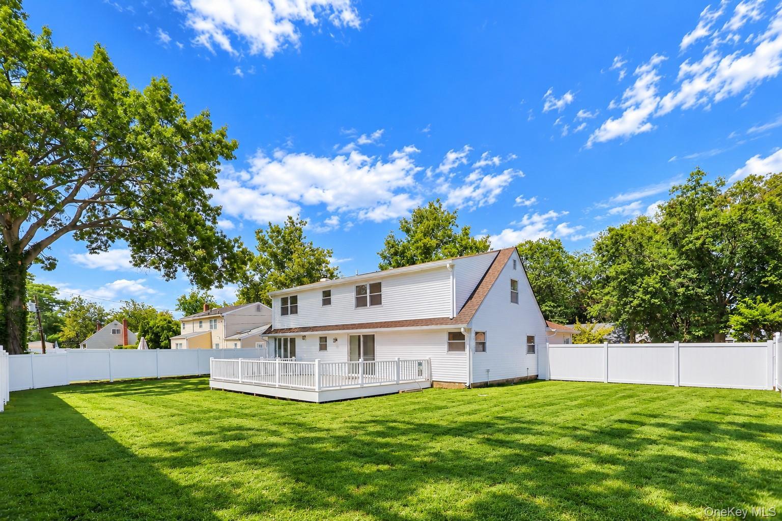 Single Family Arcadia Drive Suffolk County, NY 11746, MLS-1053605-35