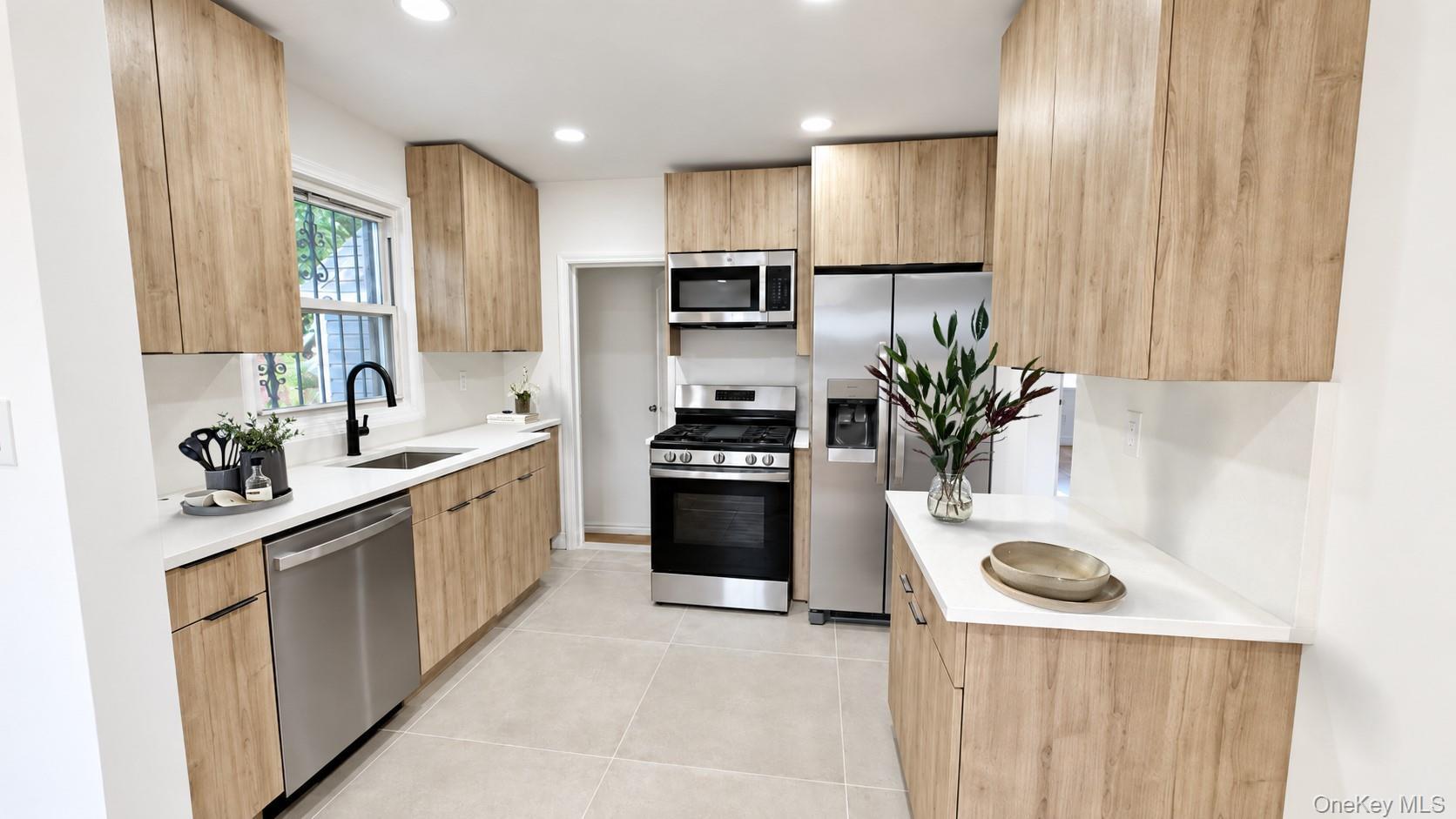 Single Family 231st Street  Queens, NY 11411, MLS-1053609-4