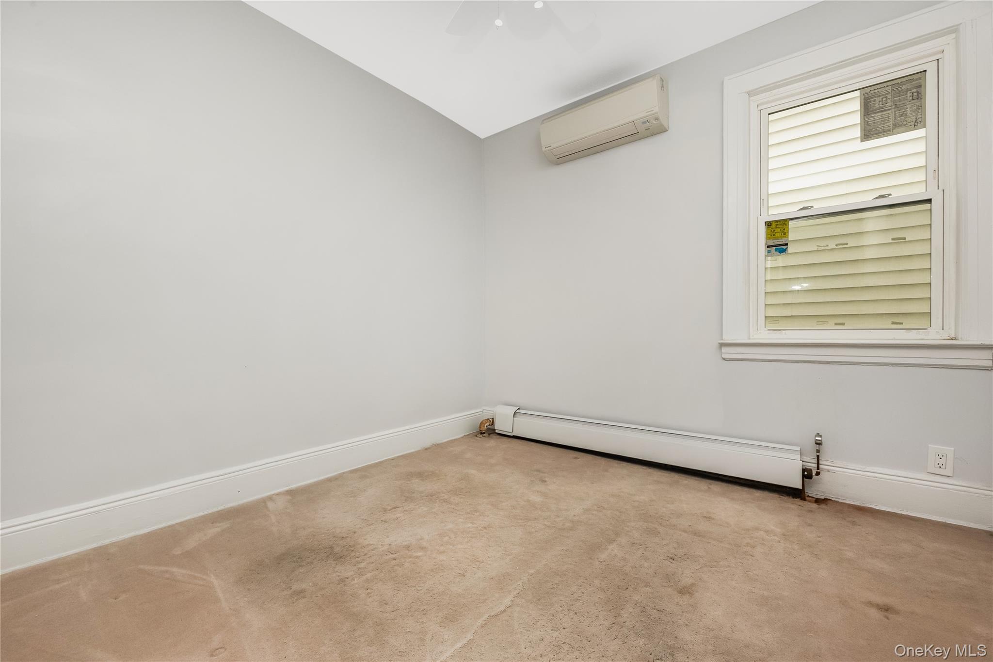 Single Family 76th Avenue  Queens, NY 11366, MLS-1053632-15